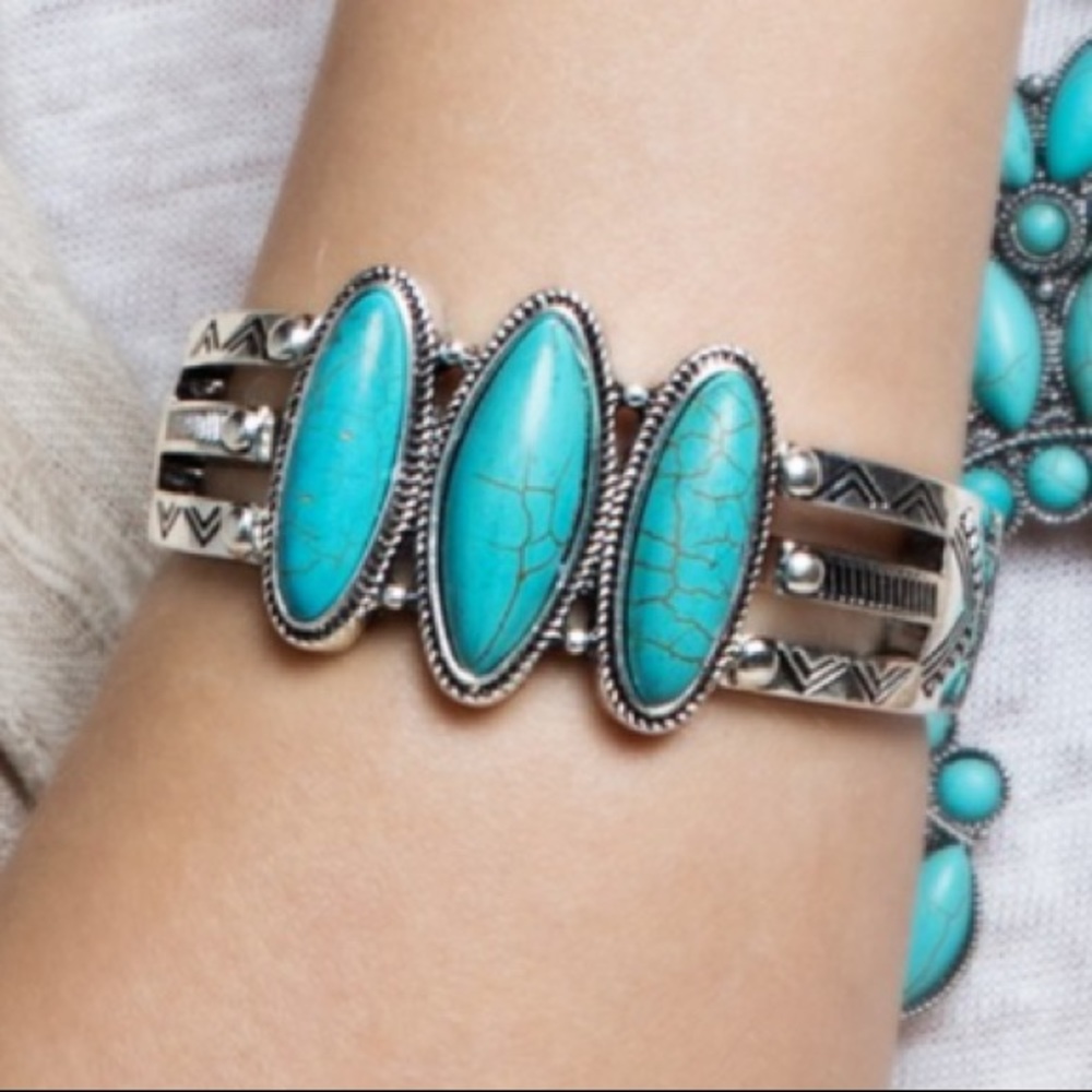 Western Tribal Turquoise Stretch Bracelet